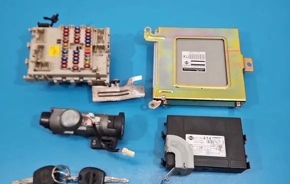 Nissan Almera N16 Engine control unit/module ECU MEC11210 IMPRK1541828