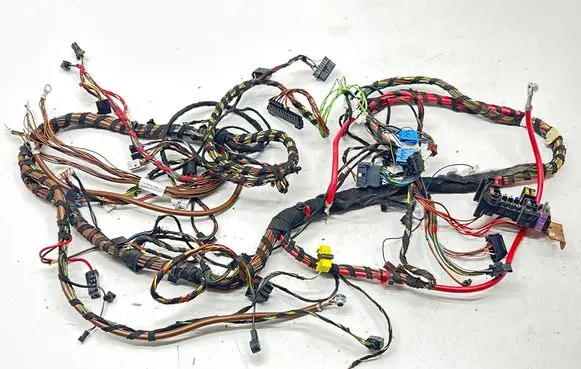 Mercedes-Benz Vito Viano W639 Sound system wiring loom 2025453628 QC7663536 16E5
