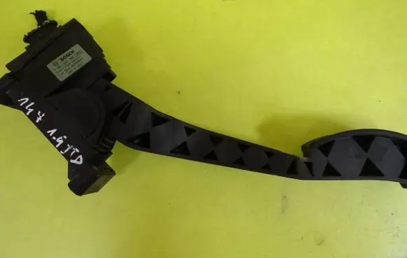 Alfa Romeo 147 Accelerator throttle pedal 0281002380