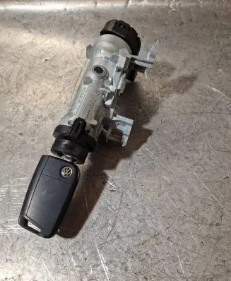 Volkswagen Polo V 6R Ignition lock 1K0905851 0693CC15215