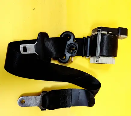 Ford Mondeo Mk III Front seatbelt 1S71-F6129