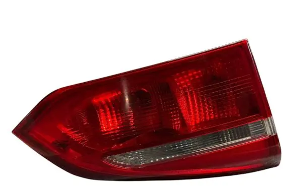 Tailgate rear/tail lights
