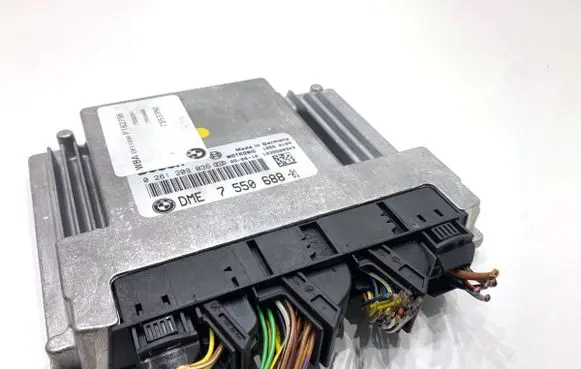 BMW 1 E81 E87 Engine control unit/module ECU 7550688