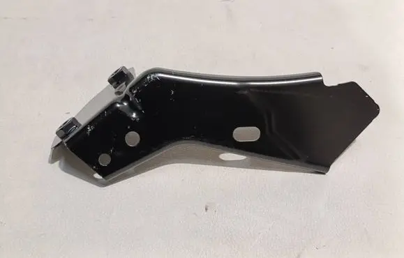 Opel Corsa F Fender mounting bracket 9828275680