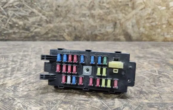 Chevrolet Epica Fuse module 06165N AK4444
