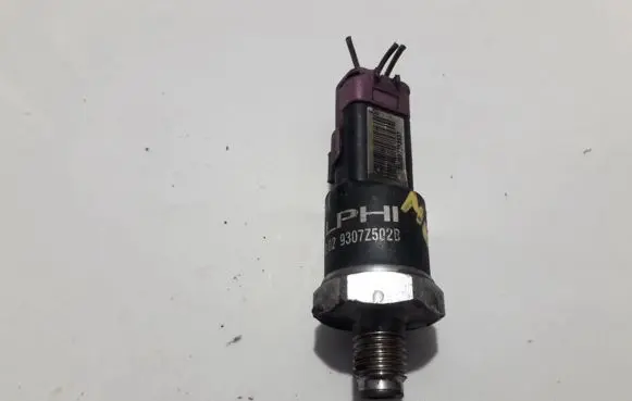 Fuel pressure sensor