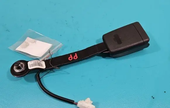 Mazda 3 III Front seatbelt IMPRK1383359