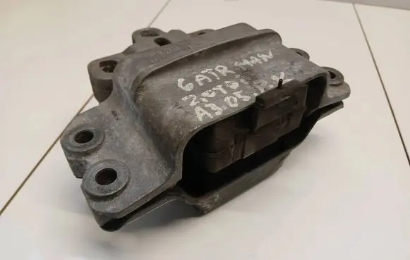 Audi A3 S3 8P Engine mount bracket 1K0199555