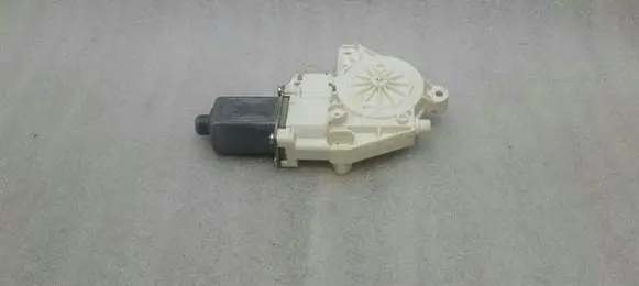 Mercedes-Benz GLE (W166 - C292) Front door window regulator motor A1669060201