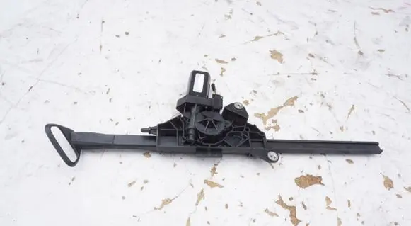 Mercedes-Benz E W212 ABS pump bracket 306035299