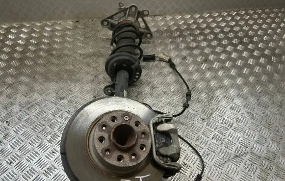 Rear wheel hub spindle/knuckle