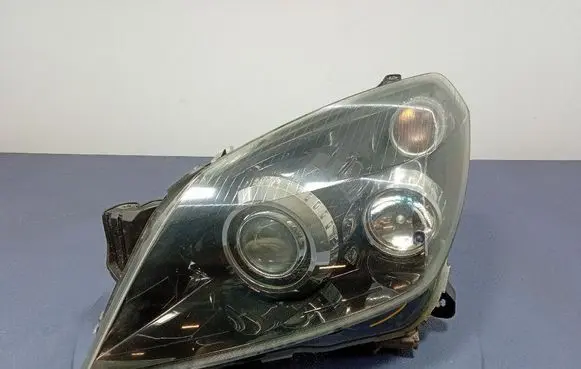 Opel Astra H Headlight/headlamp