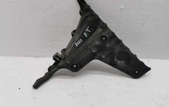 Seat Exeo (3R) Rear bumper mounting bracket