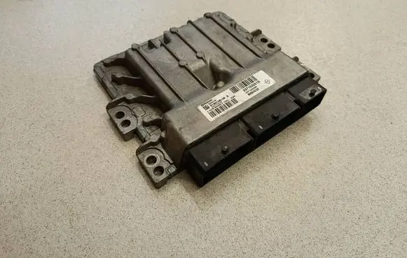 Renault Megane III Engine control unit/module S180158108A 237103251R 237102256R
