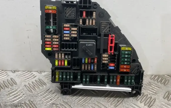 BMW 5 GT F07 Fuse module 9210857