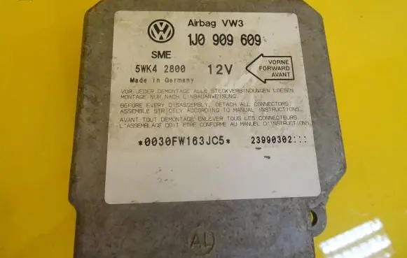 Volkswagen Golf IV Airbag control unit/module 1J0909609
