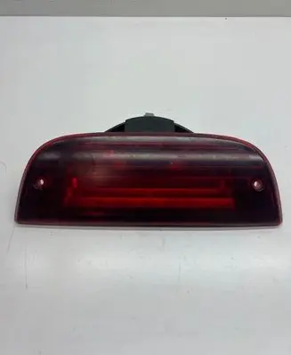 Third/center stoplight