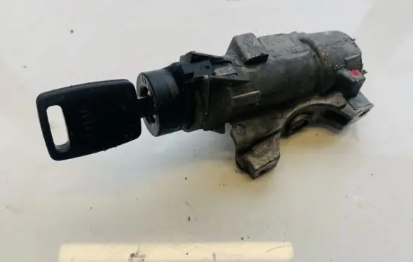 Audi A4 S4 B5 8D Ignition lock 4b0905851b 4b0905849