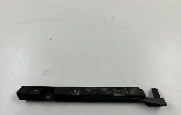BMW 1 E81 E87 Fender mounting bracket 7118160