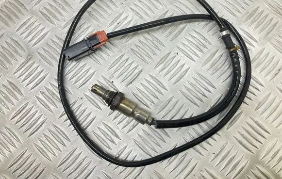 Volkswagen PASSAT B8 Lambda probe sensor UAA0004VW010 NTK