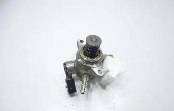 Skoda Fabia Mk3 (NJ) Fuel injection high pressure pump 04E127027N