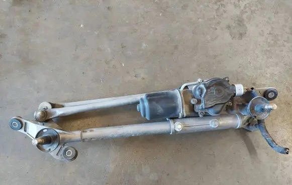 Honda FR-V Front wiper linkage and motor 64211827 642132238