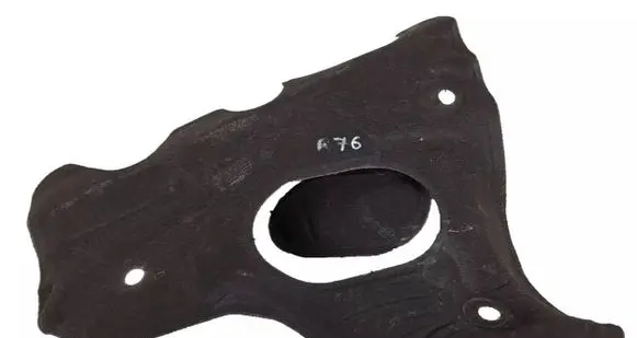 Engine bonnet/hood sound/heat insulation