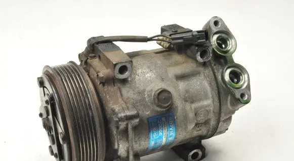 Volvo V50 Air conditioning (A/C) compressor (pump) 3M5H19D629TA
