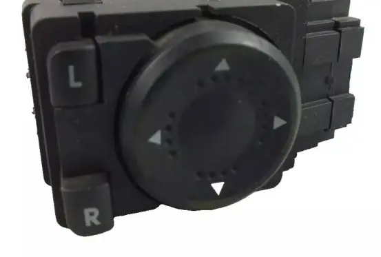 Wing mirror switch