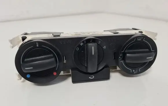 Volkswagen Polo IV 9N3 Climate control unit 6Q0919045T