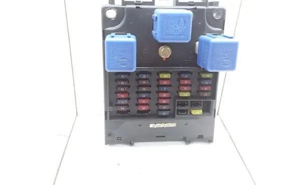 Nissan Almera Fuse module 243501N000F