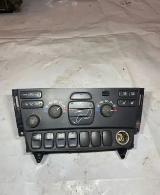 Volvo V70 Climate control unit 30746022 SN31505805