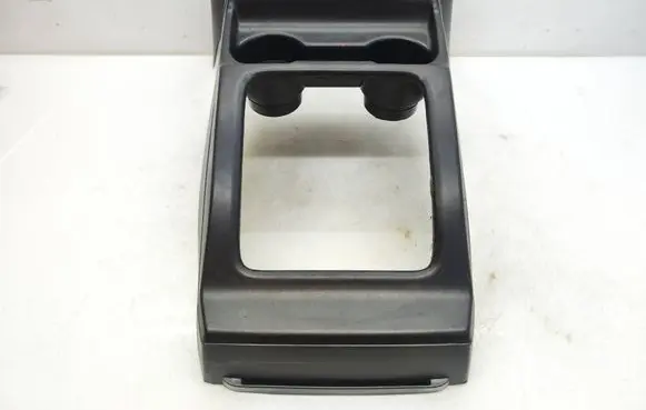 Isuzu D-Max Other center console (tunnel) element