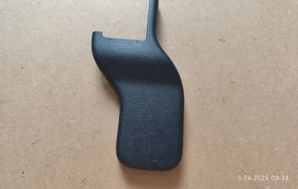 Mazda 3 II Front driver seat rail trim BBM257043 MF3F5Z 50620250825