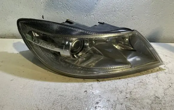 Skoda Octavia Mk2 (1Z) Headlight/headlamp 1Z1941016F 1EL24705202 24705202000007