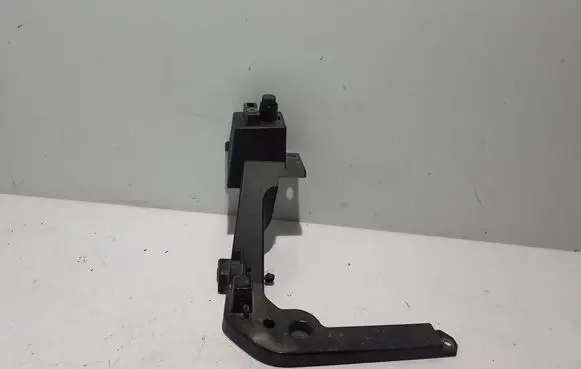 Volvo C40 Headlight/headlamp mounting bracket 32234762