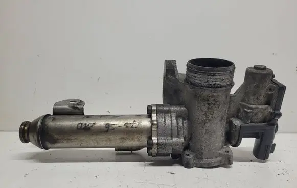 Volvo V70 EGR valve cooler 880766L 828T088 50086303