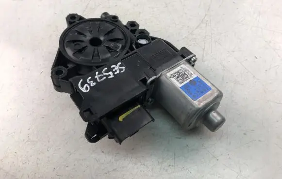 KIA Ceed Front door window regulator motor 83450J7020