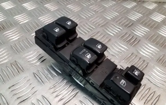 Hyundai Tucson JM Electric window control switch