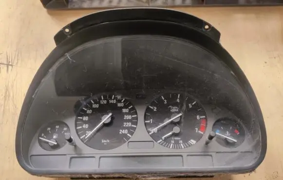 BMW 7 E38 Speedometer (instrument cluster) 62118376192