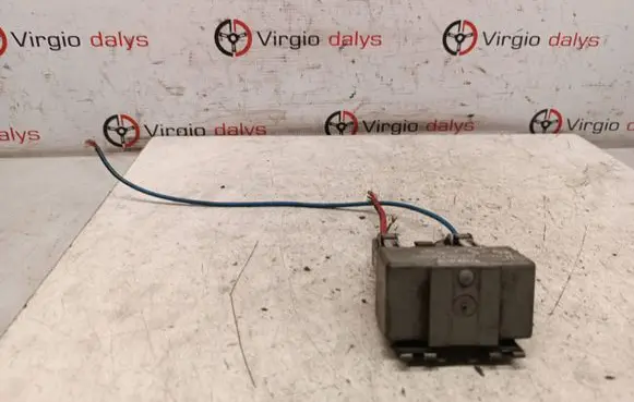 Volvo S40, V40 Coolant fan relay 80899900