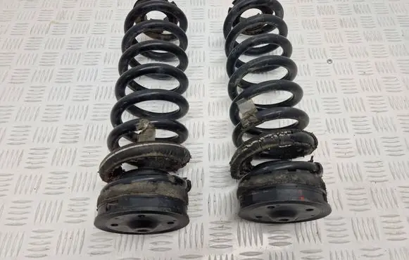 Mercedes-Benz ML W164 Rear coil spring
