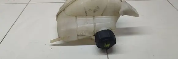 Renault Kadjar Coolant expansion tank/reservoir 
