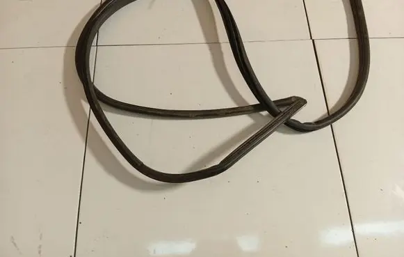 Toyota Auris 150 Rubber seal front coupe door 