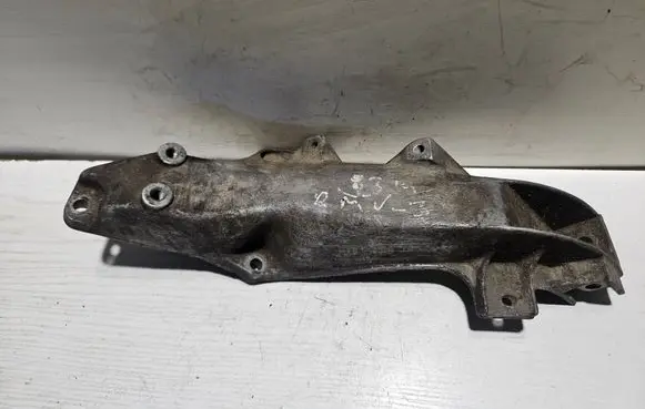 BMW 3 E36 Engine mounting bracket 1137015