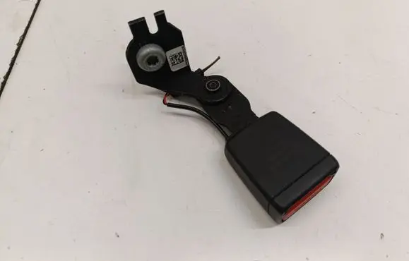 BMW 2 F44 Rear seatbelt buckle 7456285