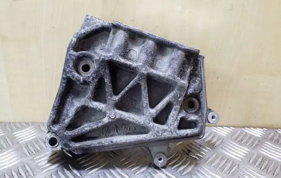 Chevrolet Captiva Engine mounting bracket 96440352