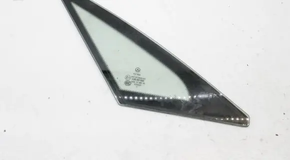 Mercedes-Benz E C207 W207 Rear side window