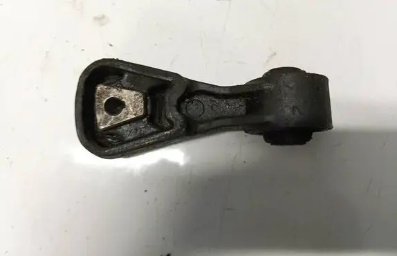 Citroen C5 Engine mount bracket 