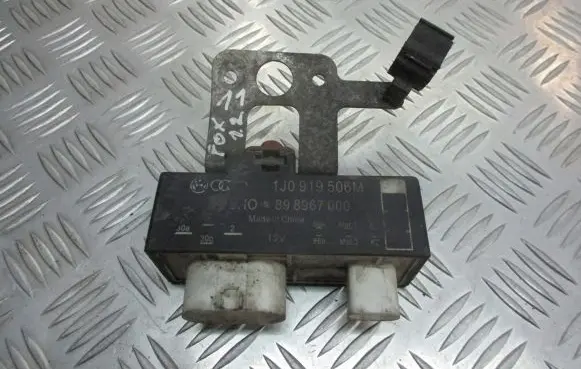 Volkswagen Fox Coolant fan relay 1J0919506M